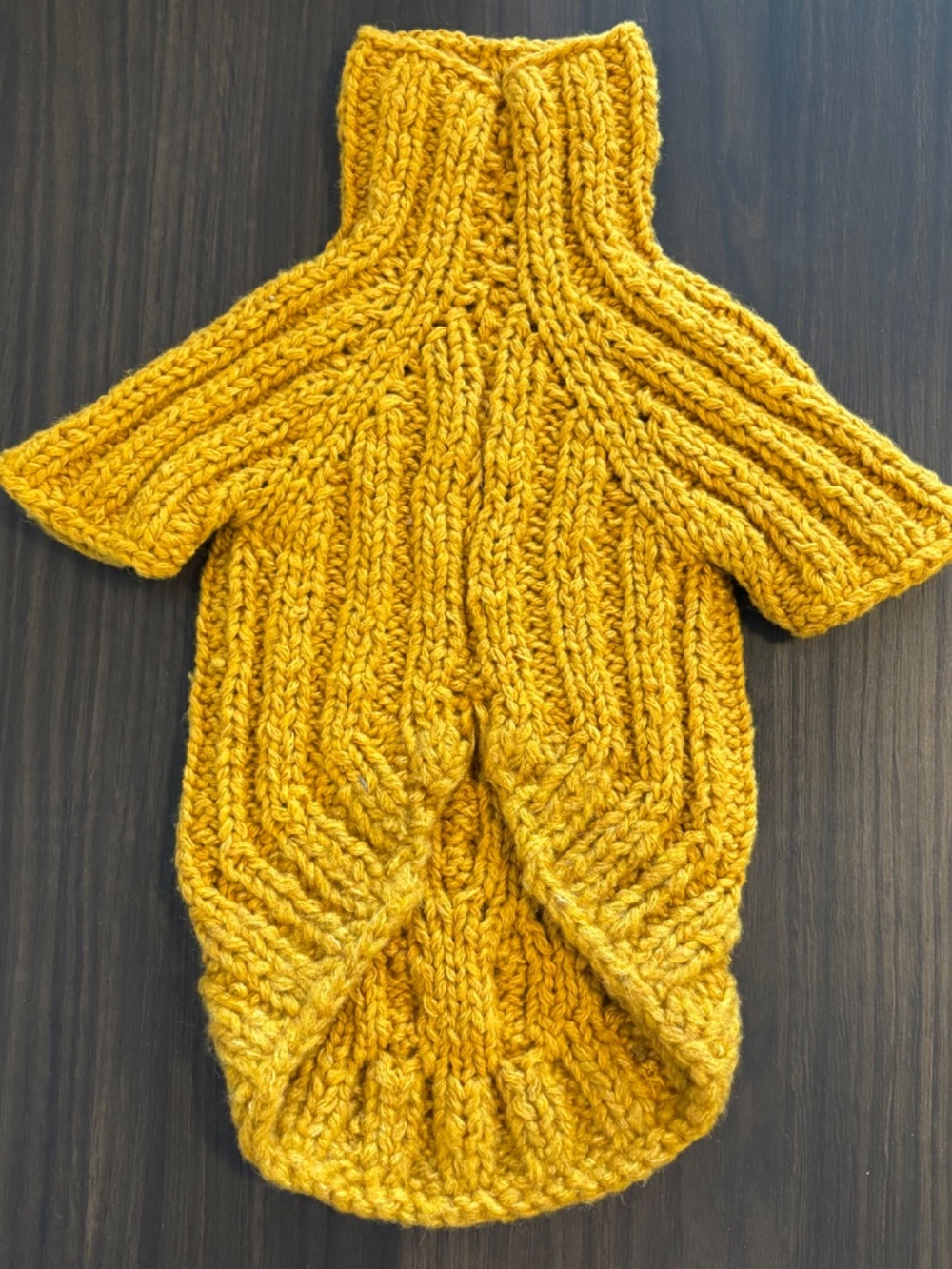 Hand-knit orange dog sweater - Picture 2 of 2